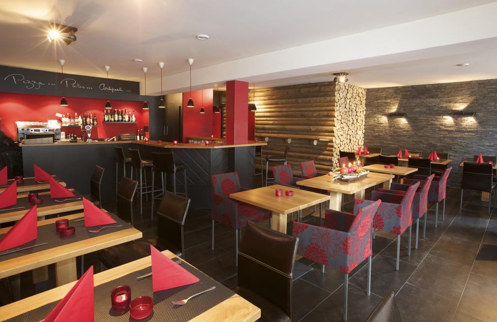 Hotel-Restaurant Le Lion D'Or Porrentruy Exterior photo